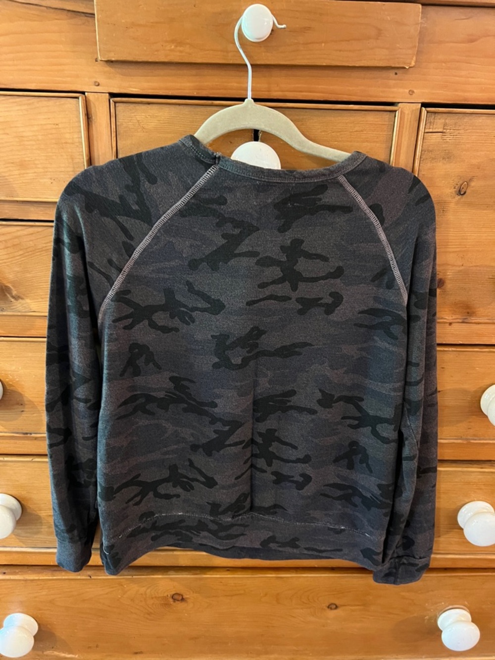 Sz M Sundry Olive Camo Sweatshirt with Gold 'Golden' Script GUC - Picture 3 of 9